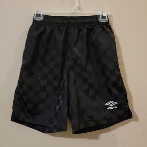 UMBRO BLACK CHECKERBOARD SOCCER SHORTS, SIZE 6/7 - UNISEX